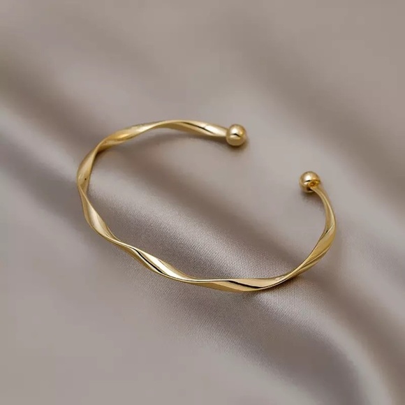 “Anya” Minimalist Twist Open Adjustable Gold Neutral Fashion Simple Bracelet - Picture 2 of 9